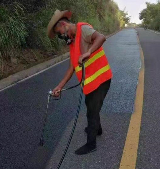 临沧路面喷涂翻新彩色步道施工方案