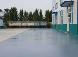 临沧彩色路面喷涂翻新的材料对冬季